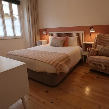 Giraffe House Apartment