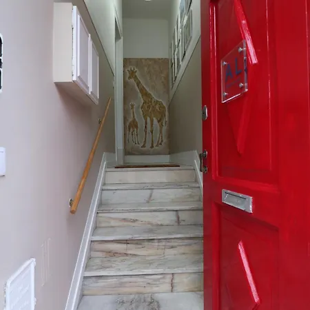 Giraffe House Апартаменты Лиссабон